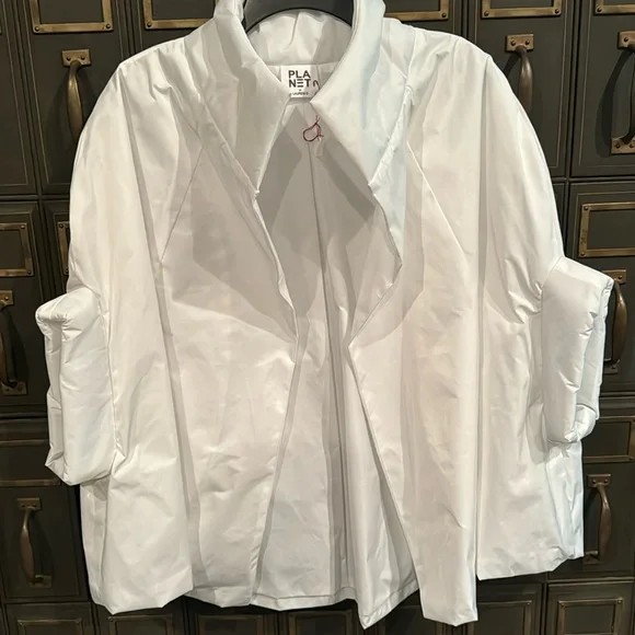 ⭐️ PLANET by Lauren G Chic Cape - Picture 5 of 7